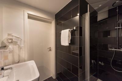 وایندهام دویسبورجر هف هتل