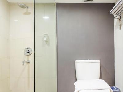 د بنب جاکارتا کلاپا گادینگ