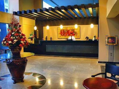 لساری راکسی