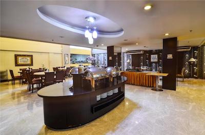 لساری راکسی