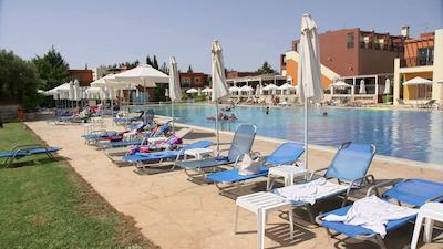 پاناز هلید ویلیج