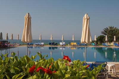 پاناز هلید ویلیج