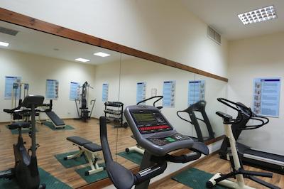 پاناز هلید ویلیج