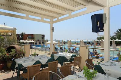 پاناز هلید ویلیج