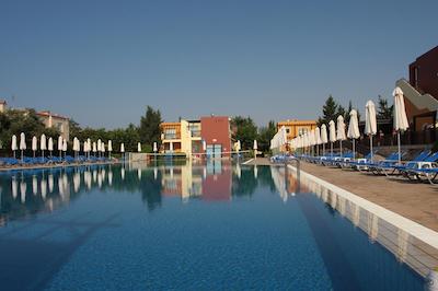 پاناز هلید ویلیج