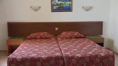 پاناز هلید ویلیج