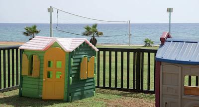 پاناز هلید ویلیج