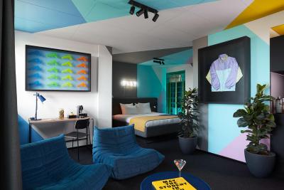 د استودنت هتل رتردام