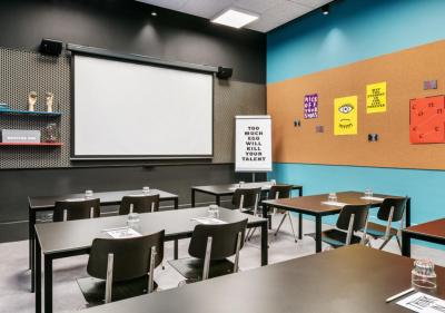 د استودنت هتل رتردام