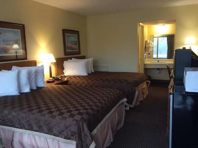 بوجت این ایست کلومبوز