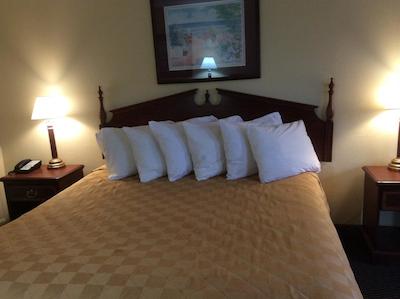 بوجت این ایست کلومبوز