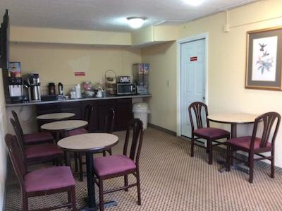 بوجت این ایست کلومبوز