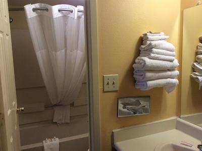 بوجت این ایست کلومبوز