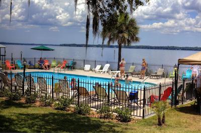 کریستال کو ریزرت