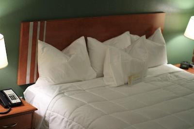 ماربل واترز هتل اند سویتز