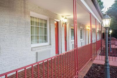 نایتز این ناکسویل هارپرز فری