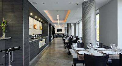 هتل ویر جاهرسزیتن برلین سیتی کروزبرگ