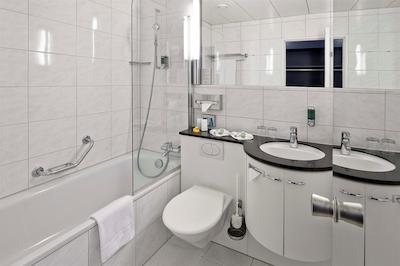 سُرل هتل سیدنهف