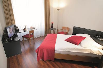 سُرل هتل سیدنهف