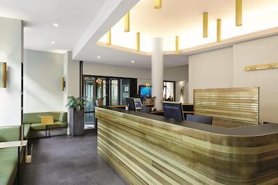 سُرل هتل سیدنهف