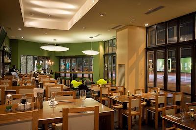 سُرل هتل سیدنهف