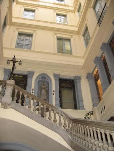 لاوسان هستال