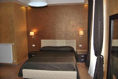 این اسپانا دلوکس هتل