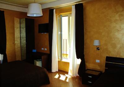 این اسپانا دلوکس هتل