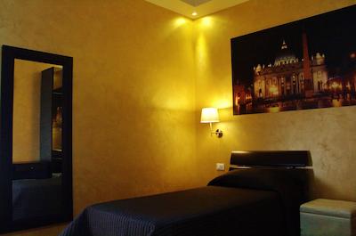 این اسپانا دلوکس هتل