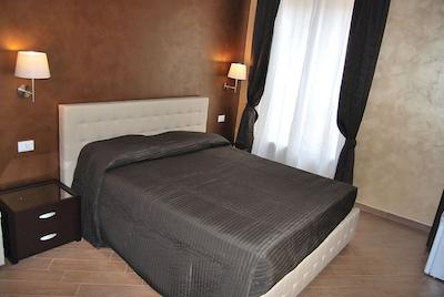 این اسپانا دلوکس هتل