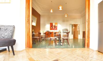 میهلتون بارسلنا بوتیک هستال