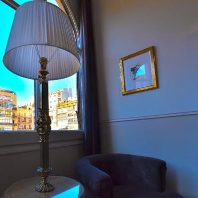 میهلتون بارسلنا بوتیک هستال