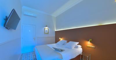 میهلتون بارسلنا بوتیک هستال