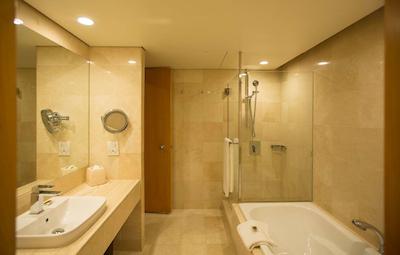 استامفرد پلازا اوکلاند