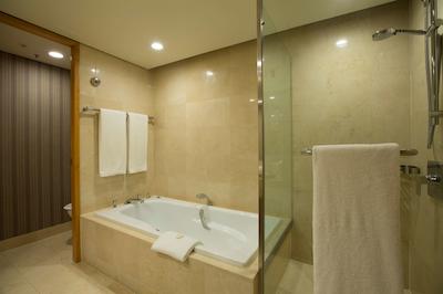 استامفرد پلازا اوکلاند