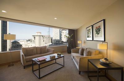 استامفرد پلازا اوکلاند