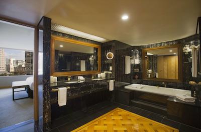 استامفرد پلازا اوکلاند