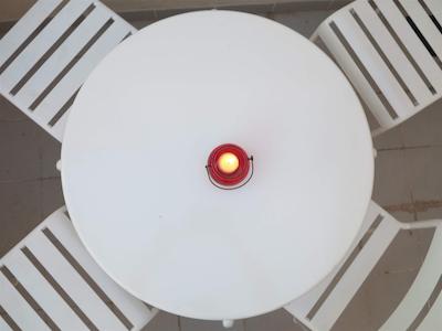 هولت هستال والنشیا