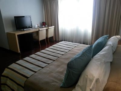 هتل اریستون