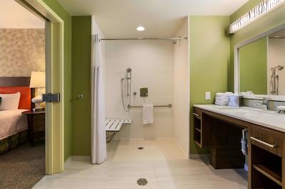 هم2 سویتز بای هیلتون وست ادمنتون