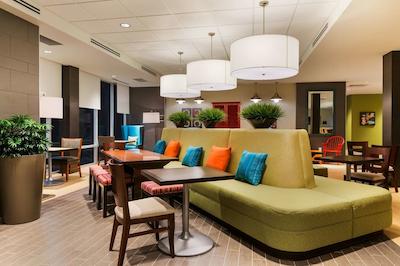 هم2 سویتز بای هیلتون وست ادمنتون