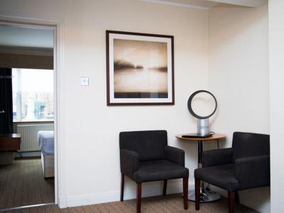 د نو لندن کارلتون هتل