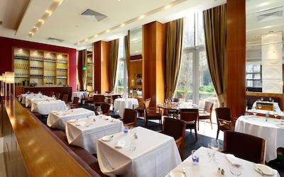 کاناری ریورسید پلازا هتل