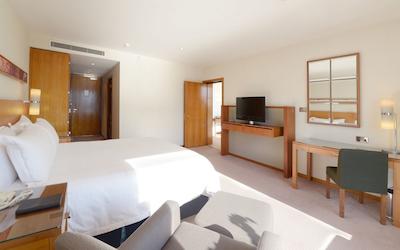 کاناری ریورسید پلازا هتل