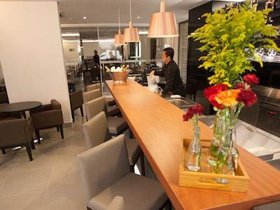 تولیپ این بلو هریزنت