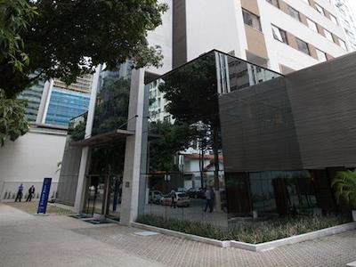 تولیپ این بلو هریزنت