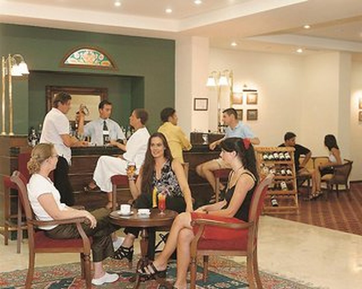 گرند شاهین