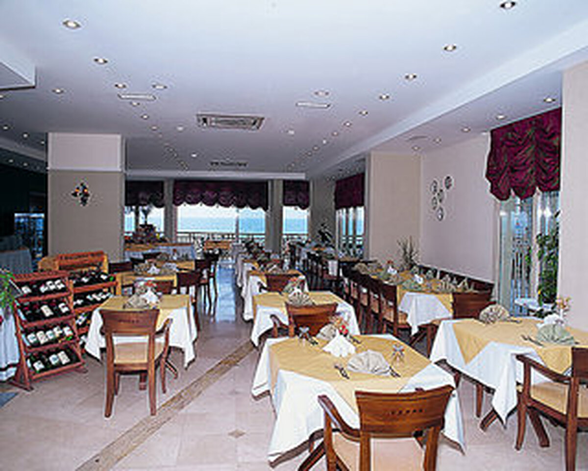 گرند شاهین