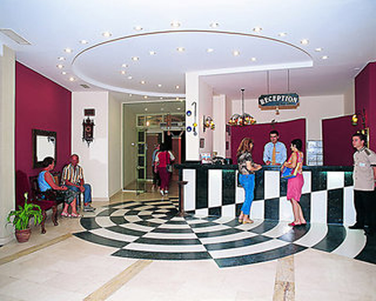 گرند شاهین