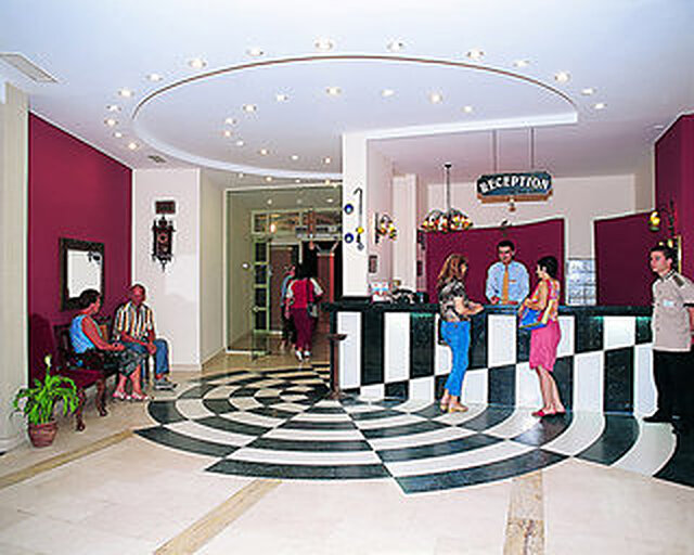 گرند شاهین